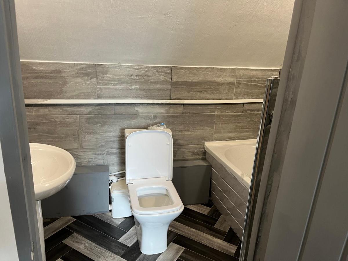 Budget Double En-Suite Bedroom Σέφιλντ Εξωτερικό φωτογραφία